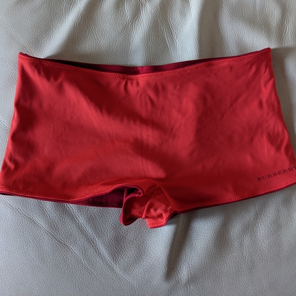 ✨ BURBERRY ✨ REVERSIBLE SHORTS - Picture 4 of 6